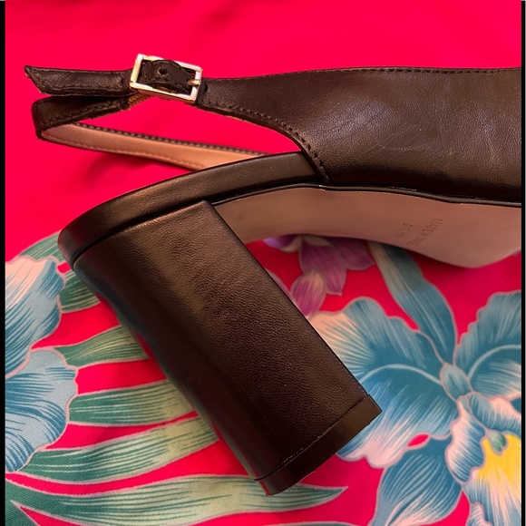 WALKING  CRADLES Michaela leather slingback pump.  Black. size 8.5 WW Like new. - Picture 5 of 12
